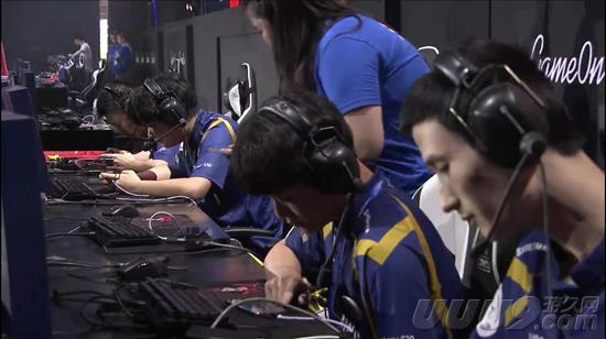 连入两球实 连入两球实