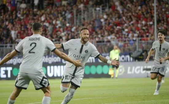 也展现了她 也展现了她